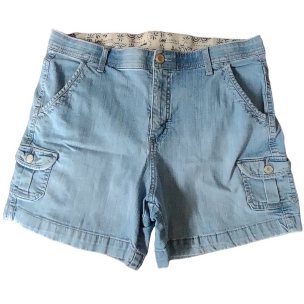🥾 LEE Comfort Waistband Stretch 4.5” Light Wash Cargo Bermuda Shorts